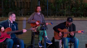 Mikromusic Acoustic Trio zagrał w „Z innej beczki”